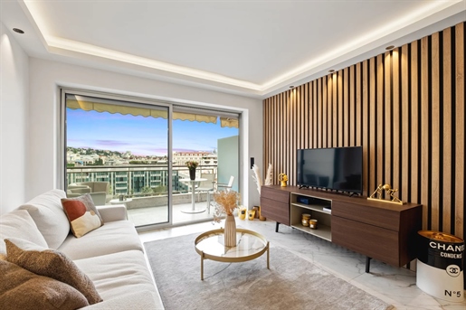 Cannes la Croisette, Appartement 3 pièces traversant avec Vue Mer Panoramique