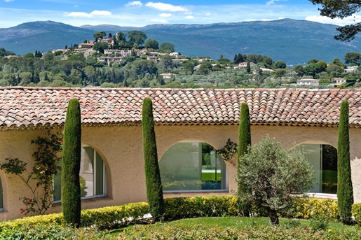 Villa with view on Castelleras Castle