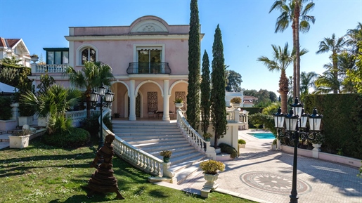 Magnificent property close to the sea in Cap D'Antibes.
