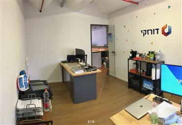 Office For rent, 2,500 Nis, in Holon