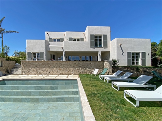 Contemporary Villa Sea View