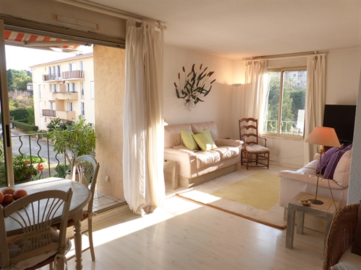Bright Apartment With Balcony, Private Parking, Cellars, Center