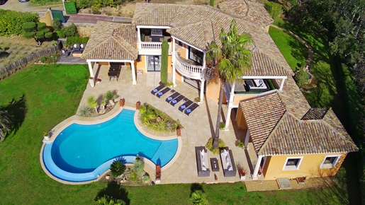 Exklusivität - Luxuriöse Villa mit Pool, schöne Aussicht