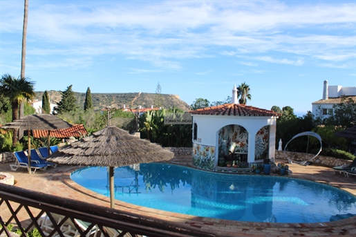 2 bedroom villa with privileged sea views, in Praia da Luz
