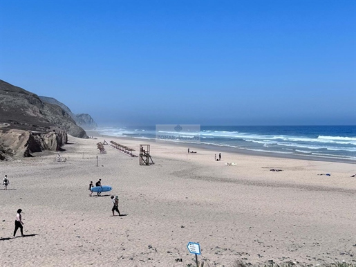 Restaurang utrustad och verksam på den magnifika Cordoama Beach