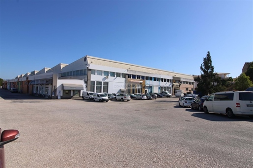 Espace commercial de 373m2 près de Lagos