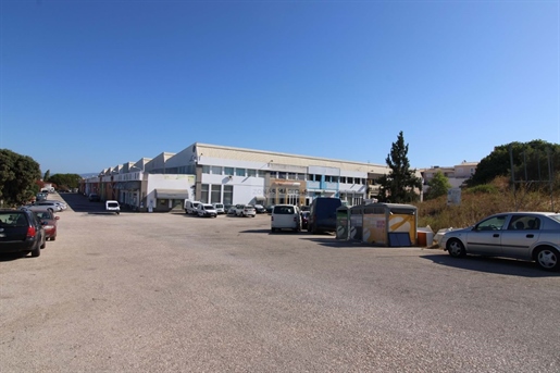 Espace commercial de 373m2 près de Lagos