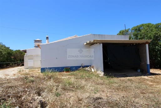 Land with 2 bedroom villa in Sagres