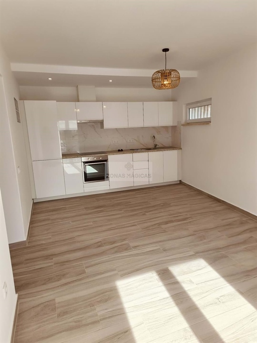Apartamento de 1+1 dormitorios totalmente renovado en Silves