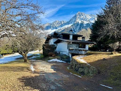 Bürgerliches Haus mit Blick auf den Mont Blanc