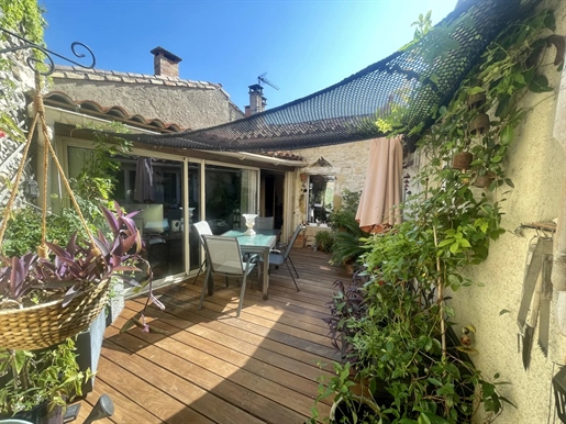 Exclusive! Triangle Nimes-Ales-Montpellier, superb atypical house 4 bedrooms, 2 patios, large g
