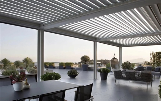 Magnifique Villa toit / roof top - 4 pièces - 147 M2 de terrasse - en plein coeur de Cannes