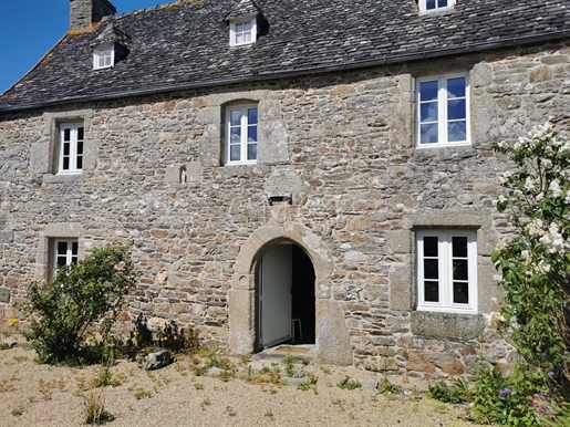 Côtes d'Armor, omgeving Plestin-les-Grèves, Charmante pastorie