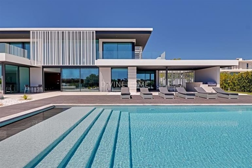 Nieuw gebouwde luxe villa in een gewilde omgeving van Albufeira