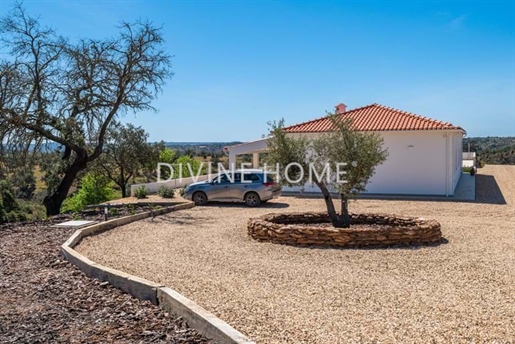Discover this stunning new Alentejo 3-bedroom villa with mesmerizing countryside views.