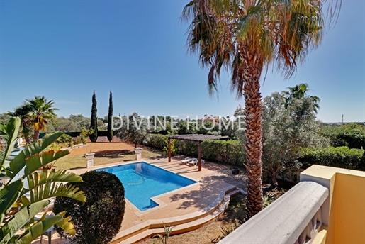 Lovely 3 Bedroom Villa with Pool in the Golden Triangle