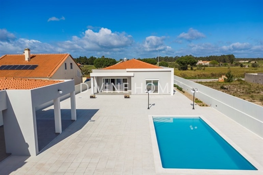 Brand-New, modern 3-bedroom villa with private pool in Vendas Novas