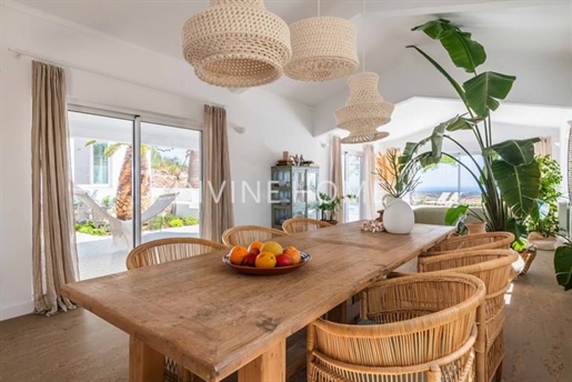 Villa de luxe avec une vue imprenable sur la mer à 10 minutes en voiture de la plage de Manta Rota
