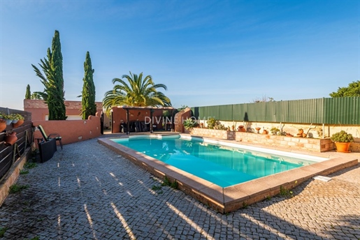 Splendide villa avec piscine dans un cadre champêtre
