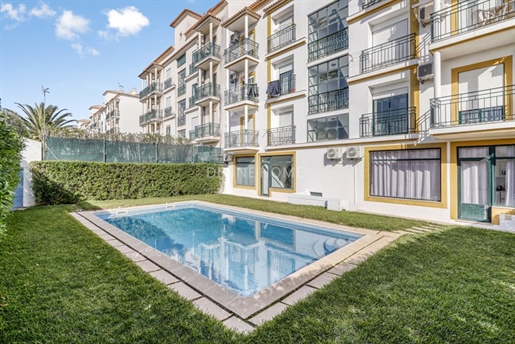 3 Bedroom Apartment with Pool and Garage