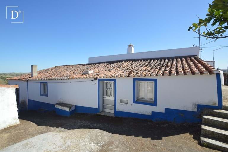 Traditional country cottage for renovation