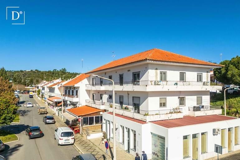 Appartement met 2 slaapkamers en balkon aan de voor- en achterzijde - Toplocatie in Mértola!