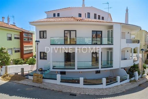 Stunning renovated semi-detached house in Portimão with excellent rental potential!