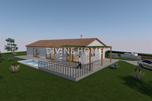 Large plot with approved project to build a large villa