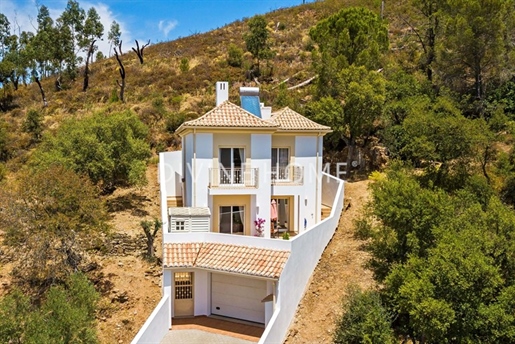 Detached 2 bedroom villa with garage & countryside views only 2km from S. Brás de Alportel