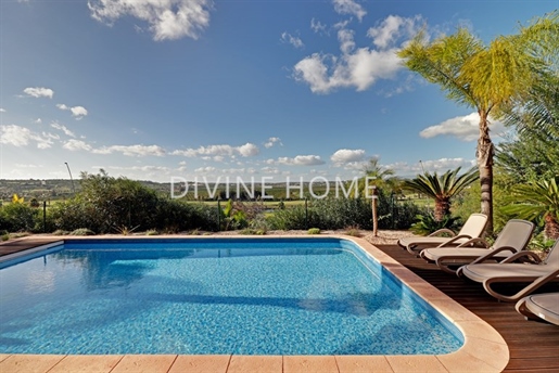Villa de luxe en première ligne avec piscine chauffée et vue imprenable sur le golf !