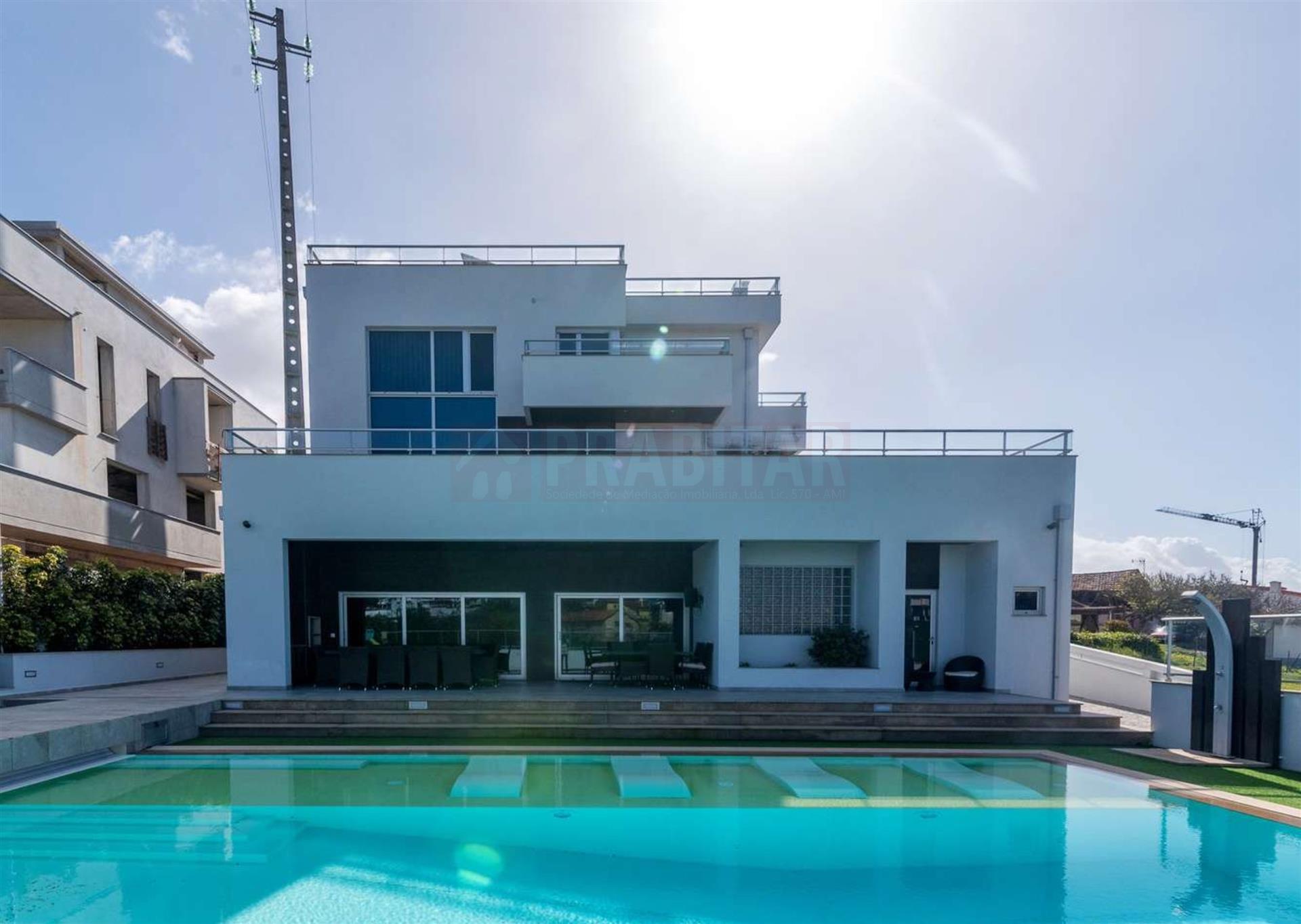 Fantastische Villa mit 6 Schlafzimmern, Garage, Swimmingpool und Grundstück - Figueira da Foz