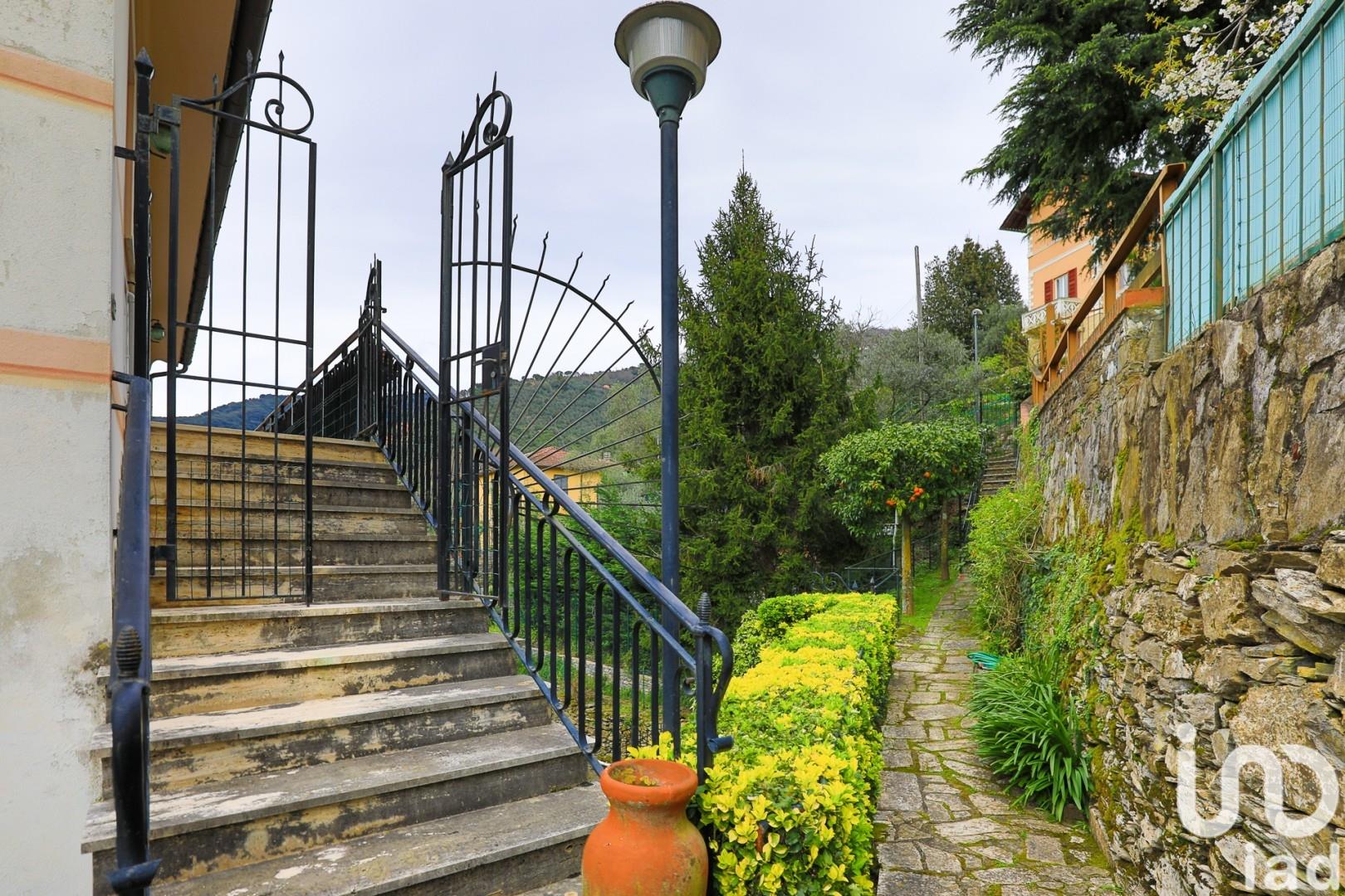 Sale Apartment 163 m² - 4 bedrooms - Rapallo