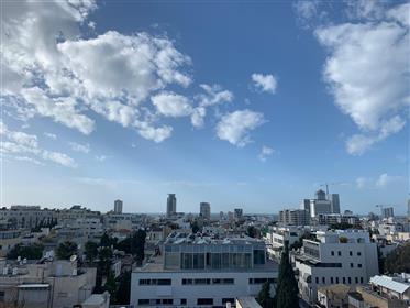 New 4 room duplex in a building in the heart of Tel Aviv