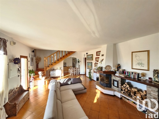 Verkauf Einfamilienhaus / Villa 204 m² - 3 Schlafzimmer - Star
