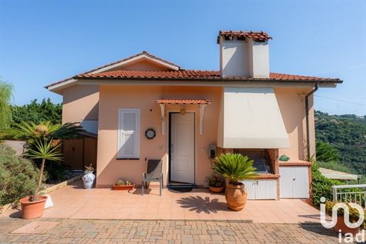 Sale Detached house / Villa 336 m² - 4 bedrooms - Noli