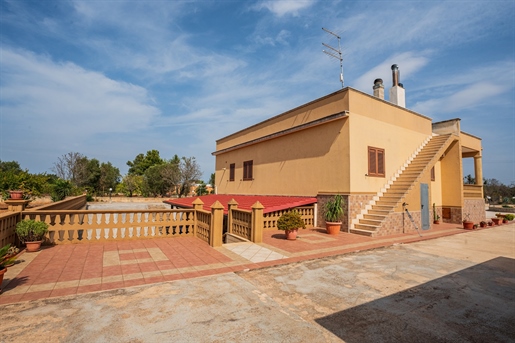 Welcoming Villa with 6 Bedrooms- on 2 Floors