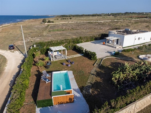 Luxuriöses Strandhaus mit 4 Schlafzimmern in absolut privater Umgebung - 10 Meter vom Meer entfernt