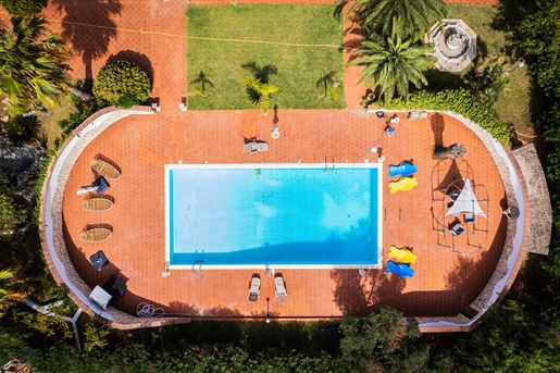 Luxueuse villa de 4 chambres avec piscine et jardin verdoyant