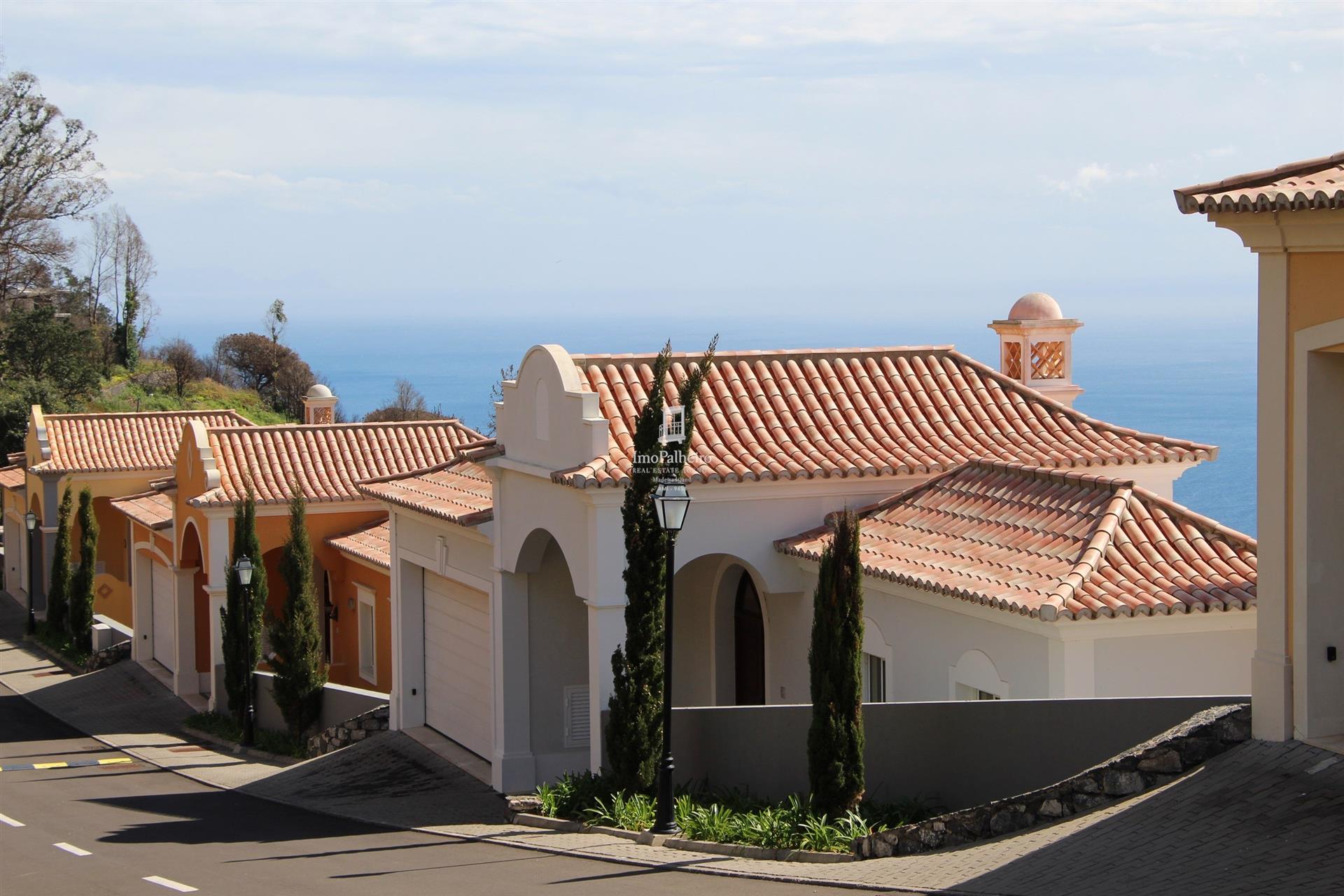 Stunning contemporary villa in Palheiro Village