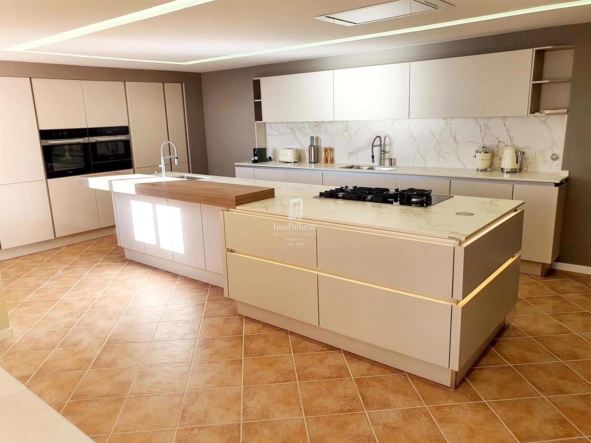 Luxurious Villa with Panoramic Sea Views in Palheiro Village, Funchal.