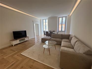 Porto de Nice French Riviera 2 quartos apartamento inteiramente renovado  