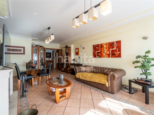 3 bedroom flat for sale in Barreiro, with parking.