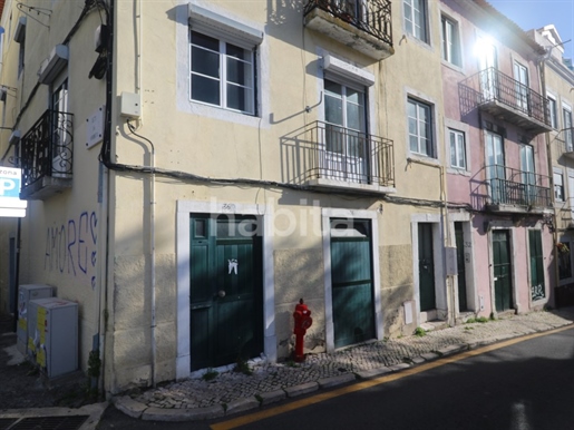 Opportunity - 2 Buildings in Graça with Pip and Approved Architectural Project for 13 Apartments