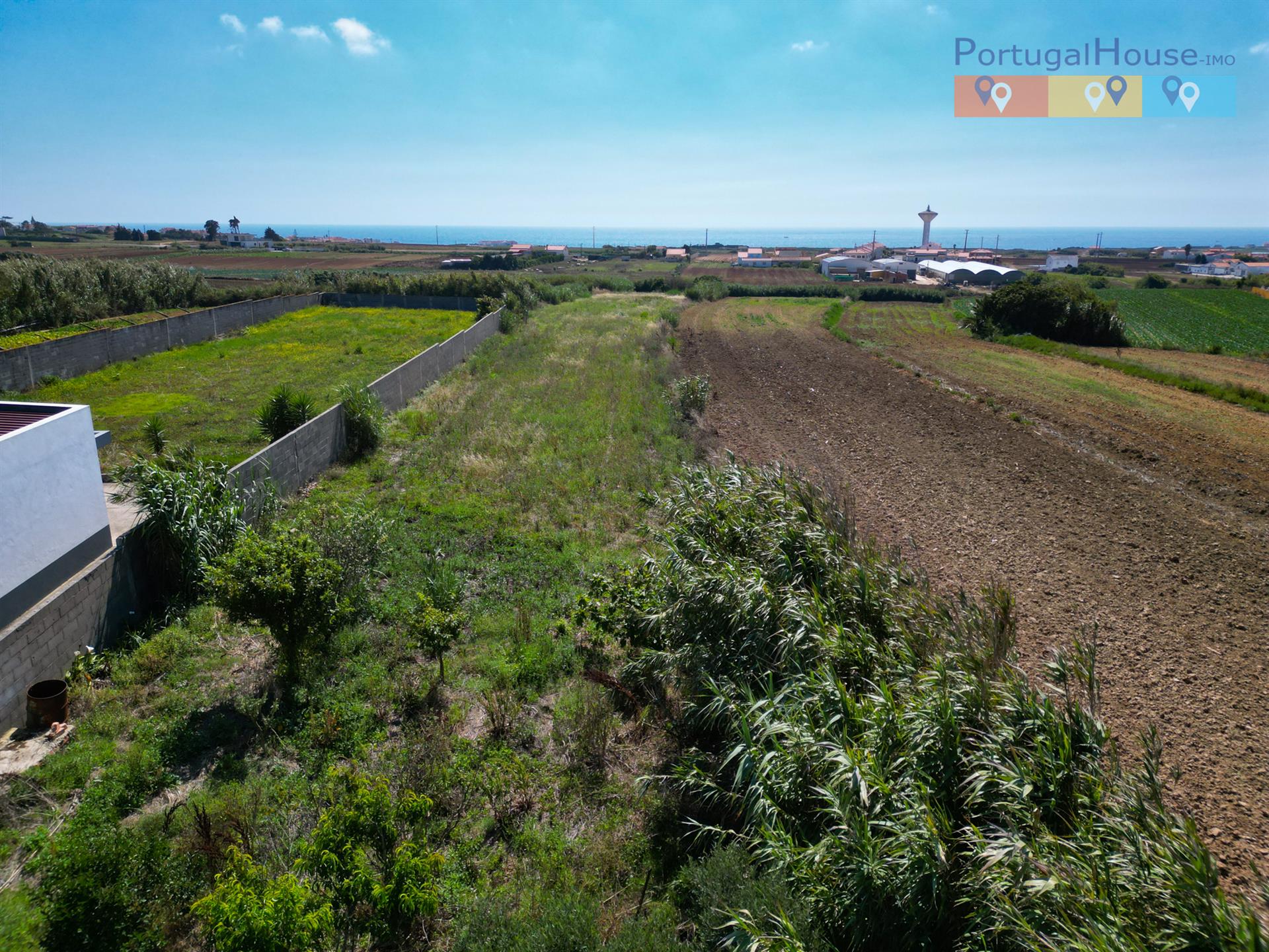 Independent 3-bedroom house with 2-bedroom annex and 5,000 meters of land.