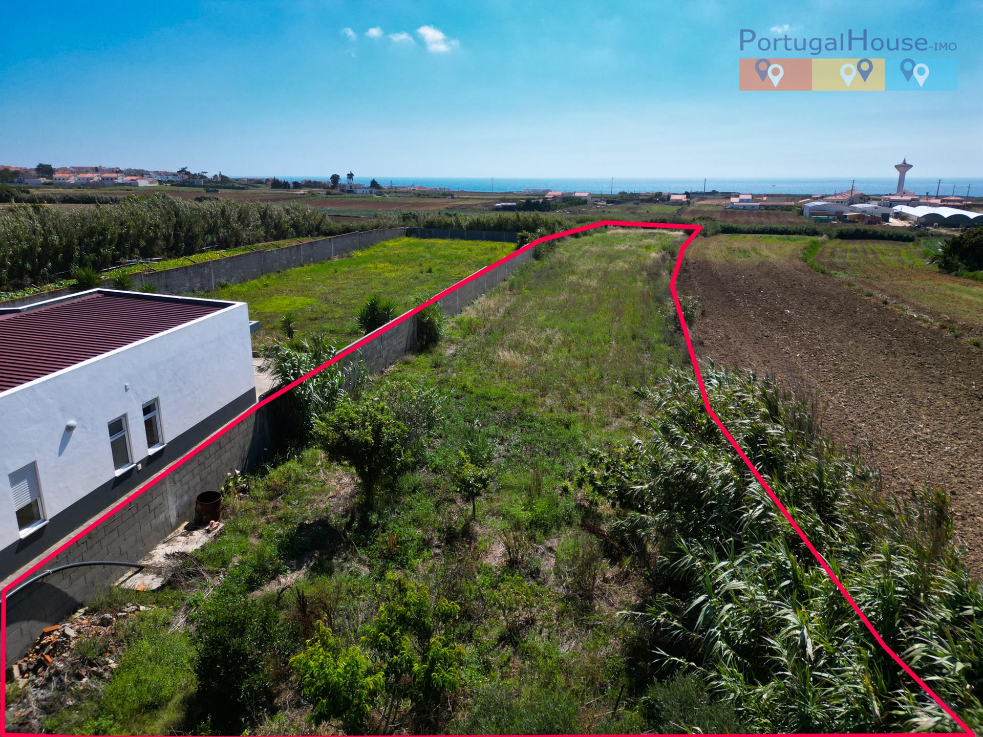 Independent 3-bedroom house with 2-bedroom annex and 5,000 meters of land.