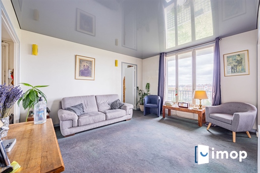 Beautiful 6-room apartment with a view of the Eiffel Tower