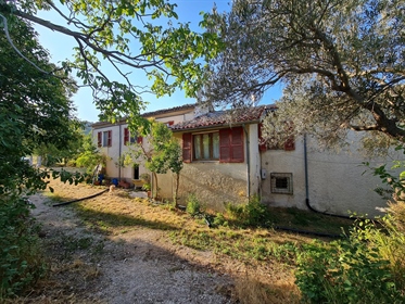 Landhuis / Hof van 382 m2 in San Severino Marche