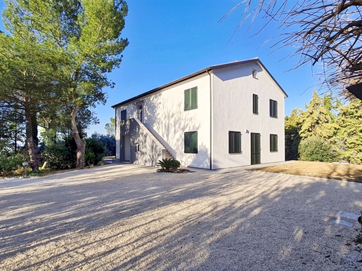 Ländliches/Bauernhaus/Innenhof von 347 m2 in Potenza Picena