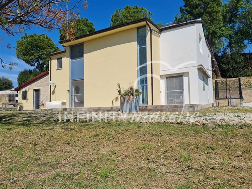 Landhaus/Bauernhaus/Hof von 264 m2 in Sant'Elpidio a Mare