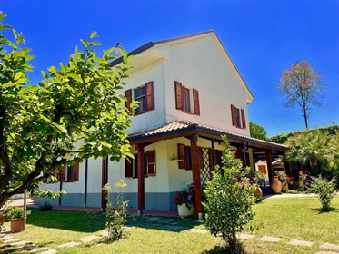 Villa singola di 375 m2 a Porto San Giorgio
